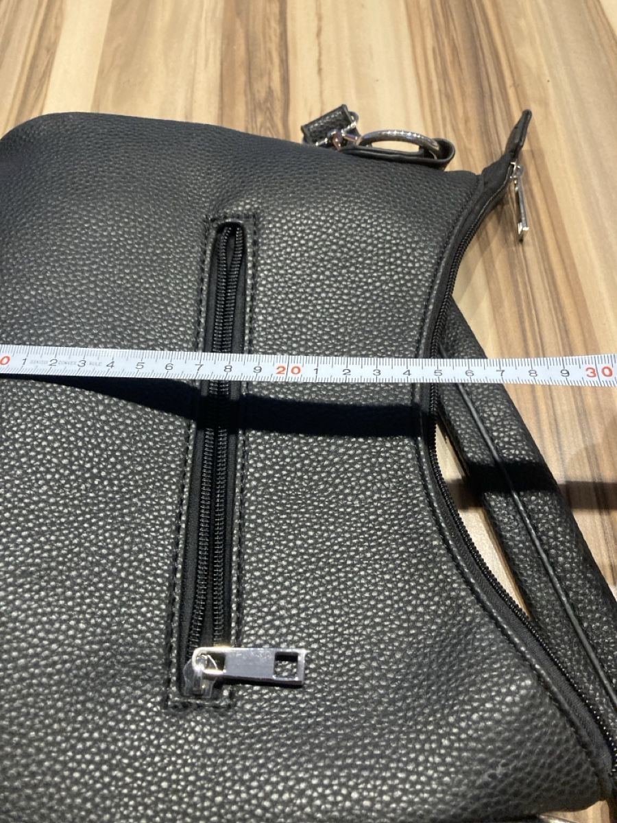 Taschen für Damen: Handtasche Schwarz Kunstleder Black – Neu (gemäss Beschreibung) aus Aarwangen von to-hirschi 4