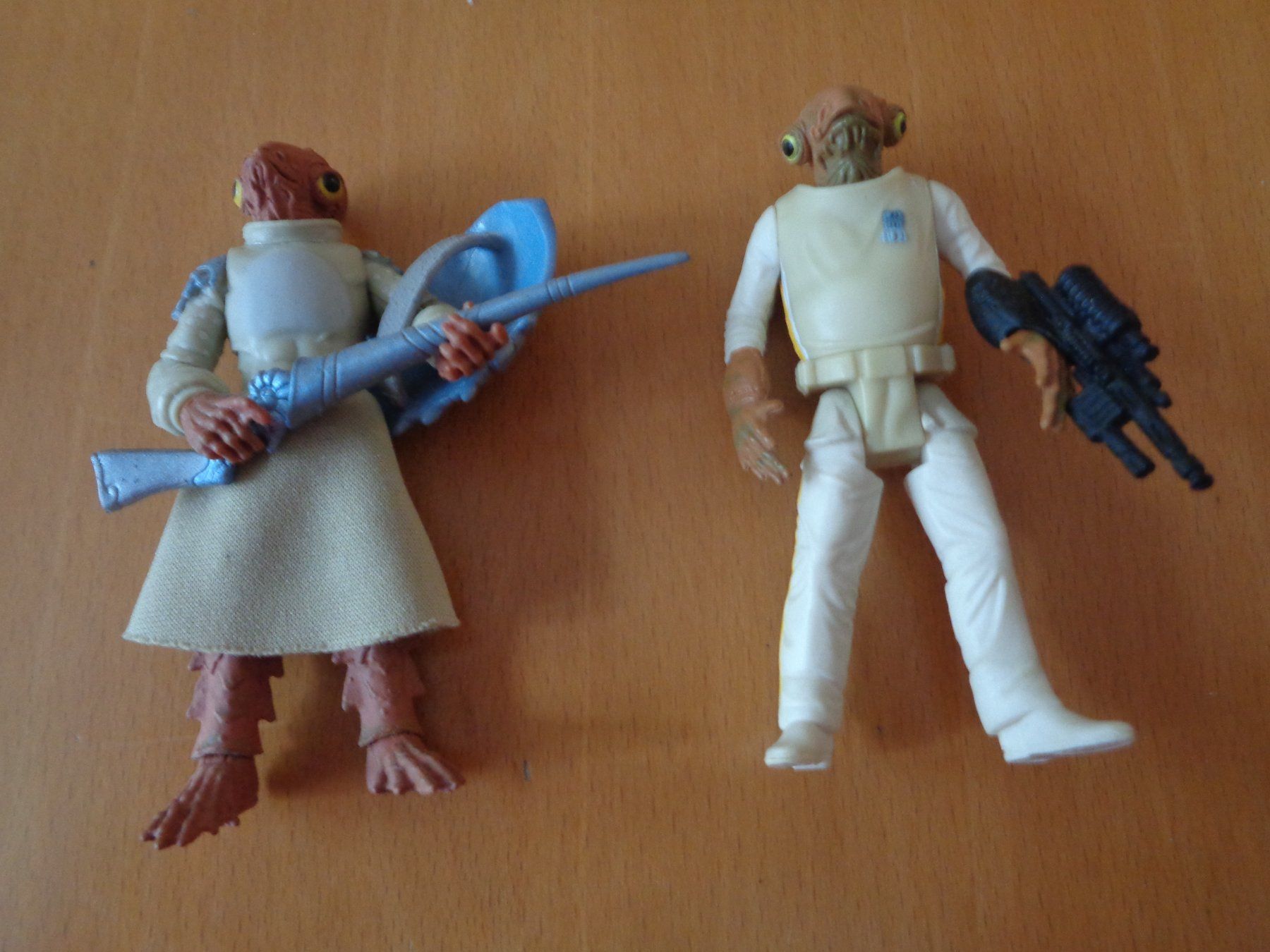 Hasbro Giocattoli: Star Wars Hasbro 2x Mon Calamari – Usato da sargans venduto da Angamar