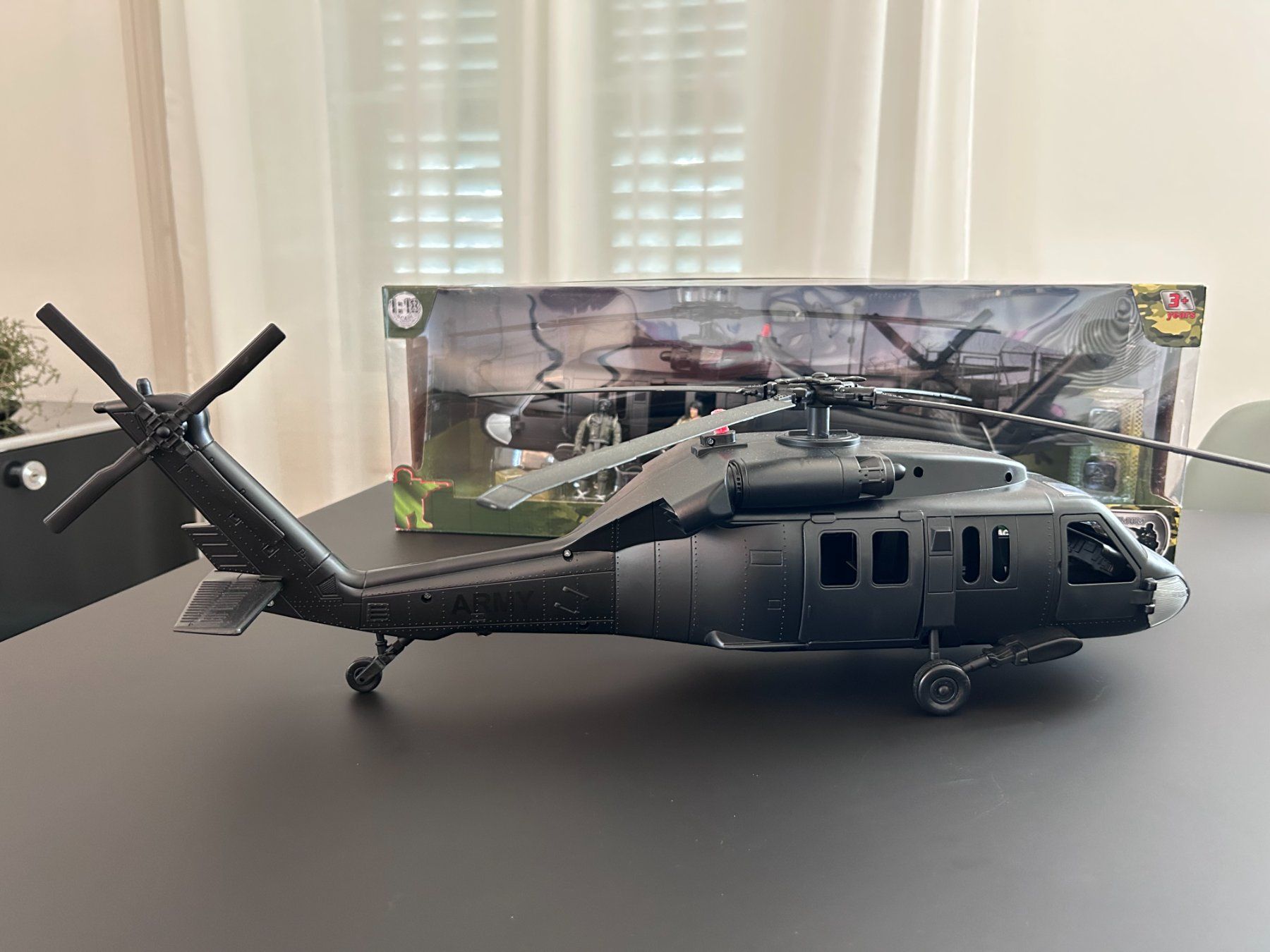 Giocattoli: WORLD PEACEKEEPERS Black Hawk Hubschrauber - OVP – Nuovo e nell'imballaggio originale da Bern venduto da nfaerber 2
