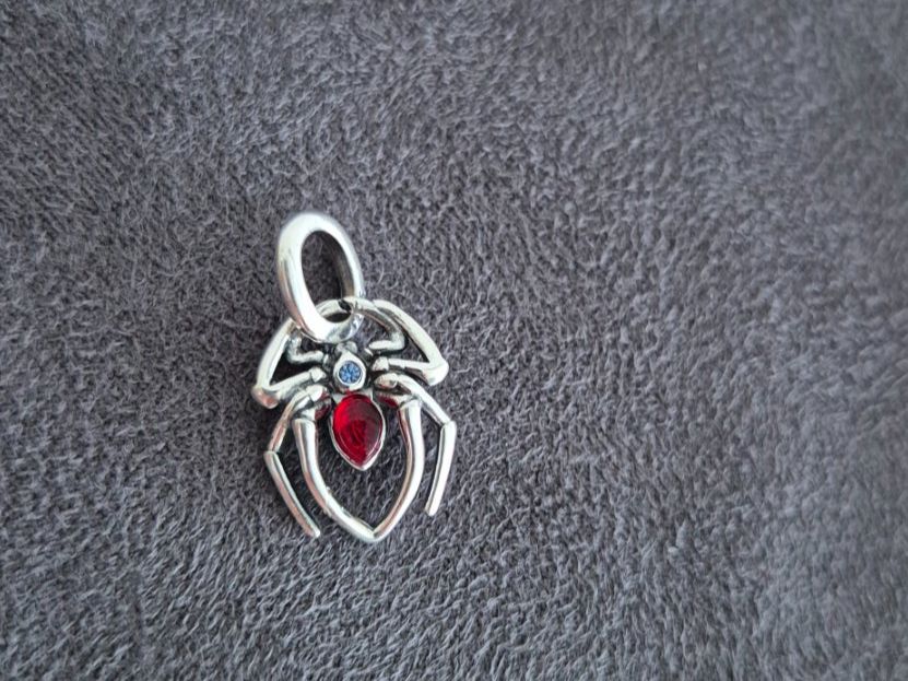 Anhänger: Silber Charm Spinne +Garantie – Neu (gemäss Beschreibung) aus Rotkreuz von Carbone_Bijou-Shop