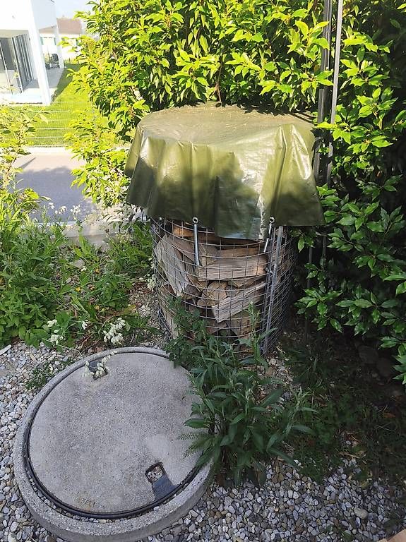 Grils: Grillstelle mit Sitzbank und Hocker – D'occasion à Rebstein par Dom-Grab_83 2