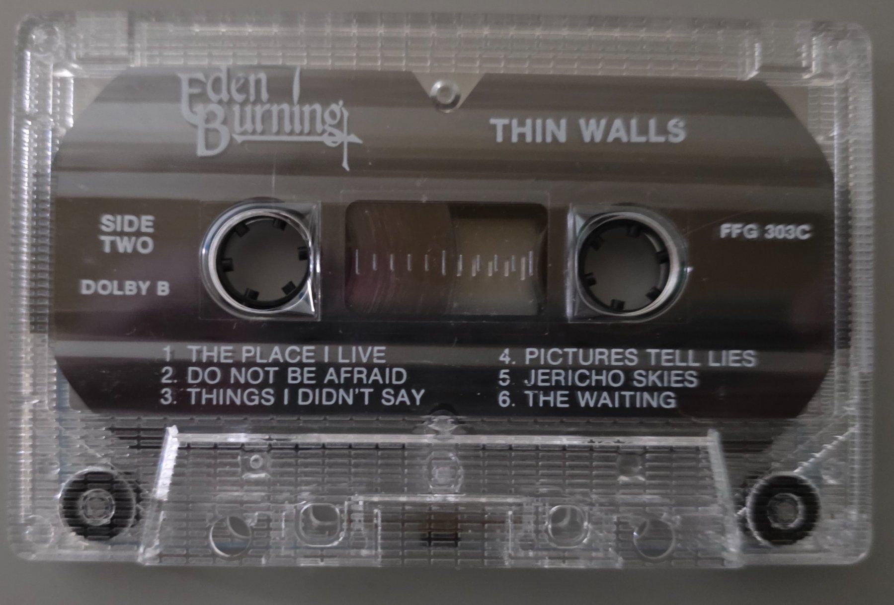 Kompaktkassetten: Eden Burning Kassette – Thin Walls – Gebraucht aus Root von atelier22 2