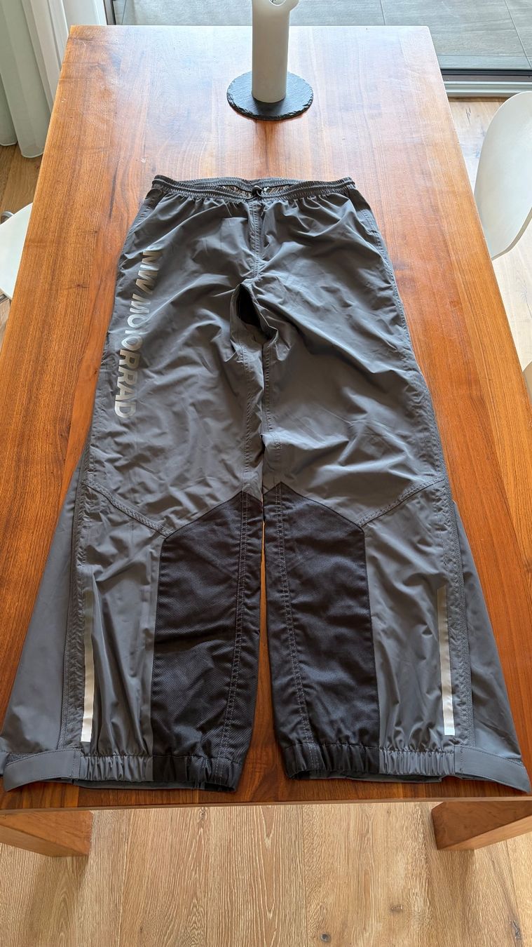 BMW Pantaloni: BMW Motorrad Regenhose - Grösse M – Nuovo (secondo la descrizione) da Winterberg ZH venduto da Fateric 2