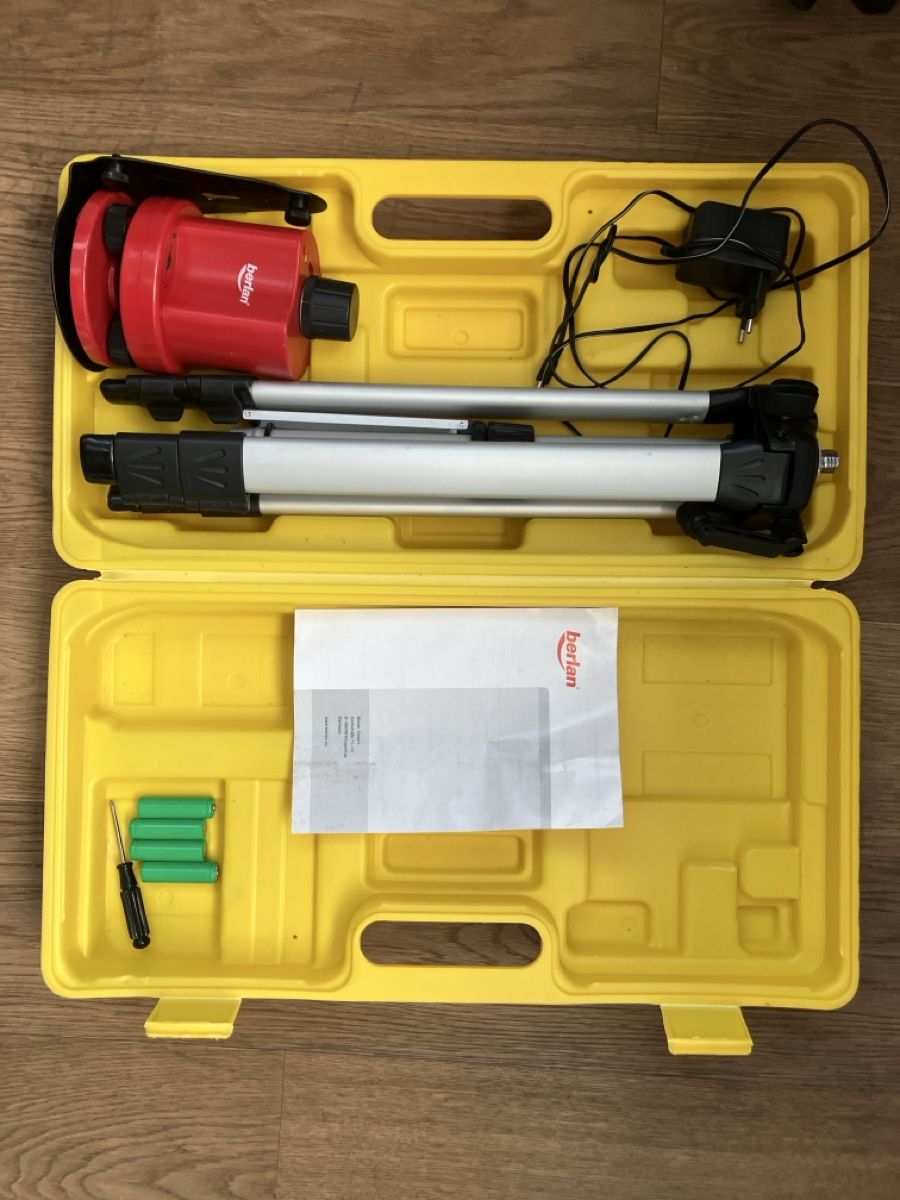 Misurare: Berlan Rotationslaser BRL101 - Komplett mit Stativ! – Usato da Zürich venduto da 2fresh4u