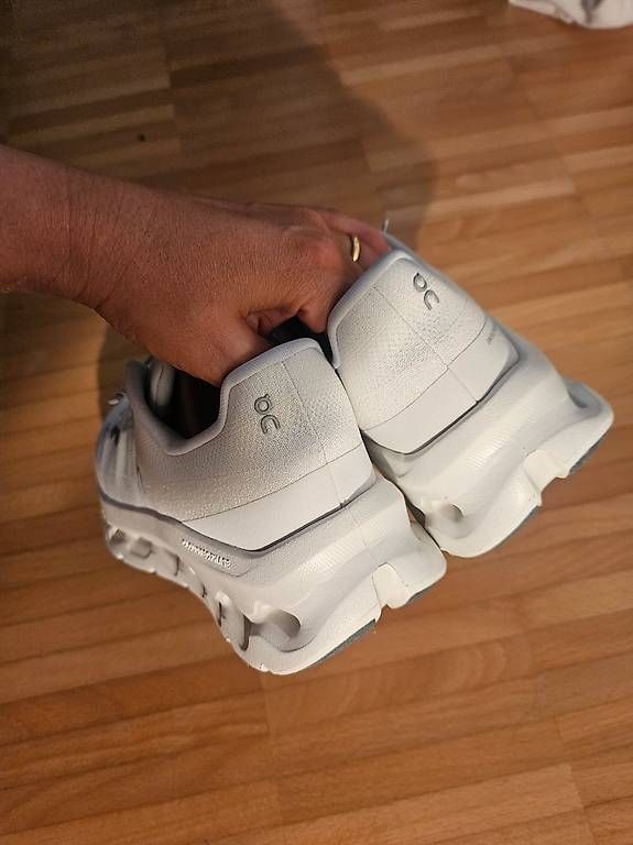 On Chaussures femmes: On Shoes – D'occasion à Frauenfeld par Jewells-Child 2