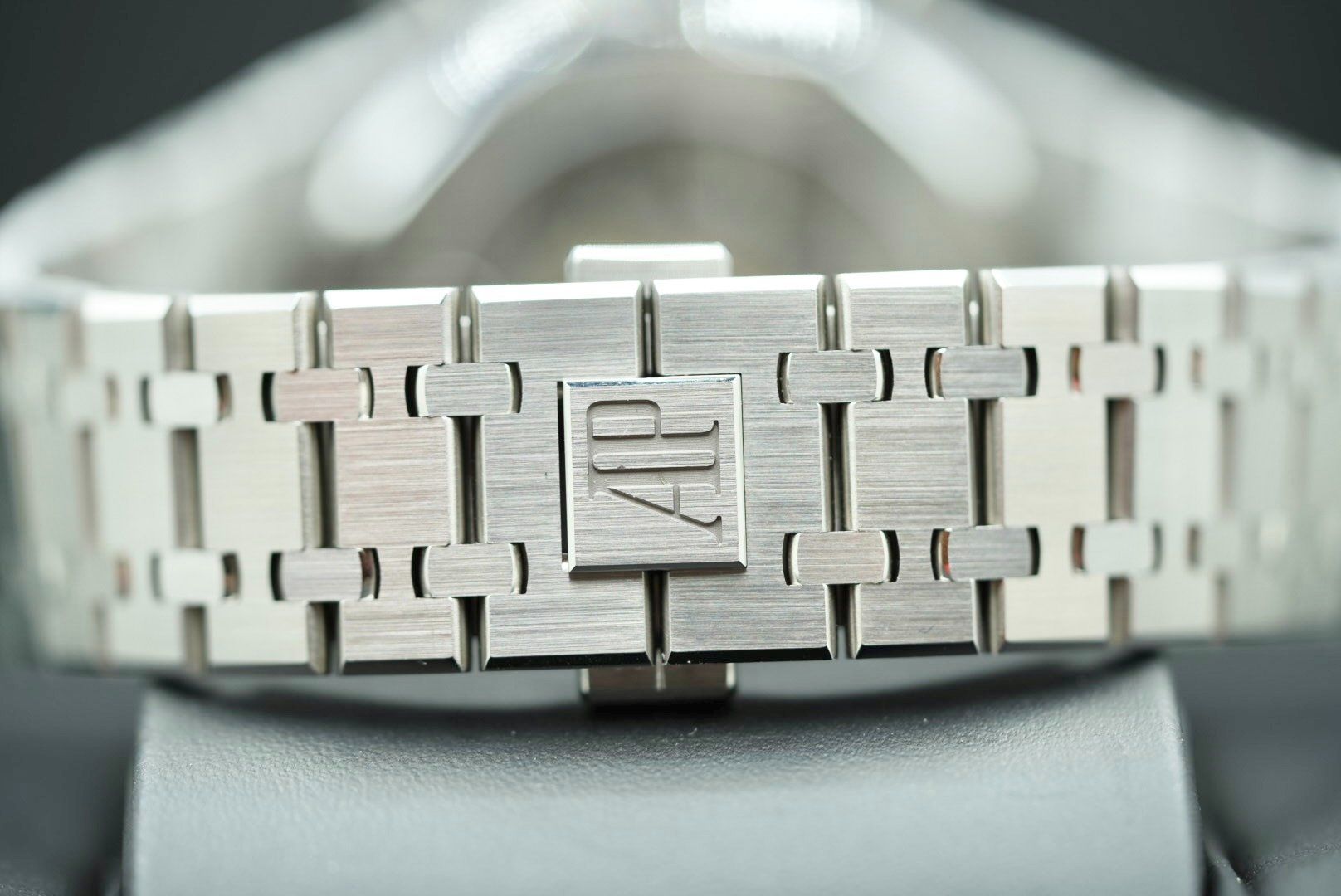 Audemars Piguet Orologi: Audemars Piguet Royal Oak Chronograph Ref. 26240 – Usato da Lugano venduto da Superstudiolugano 6