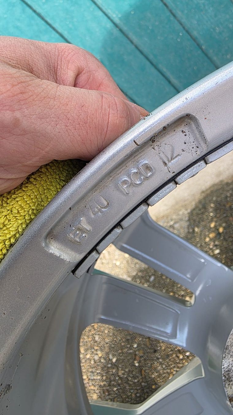 Audi Cerchioni: 4 stk. 17" Alufelgen – Usato da Bettwiesen venduto da fat_2lpc 6