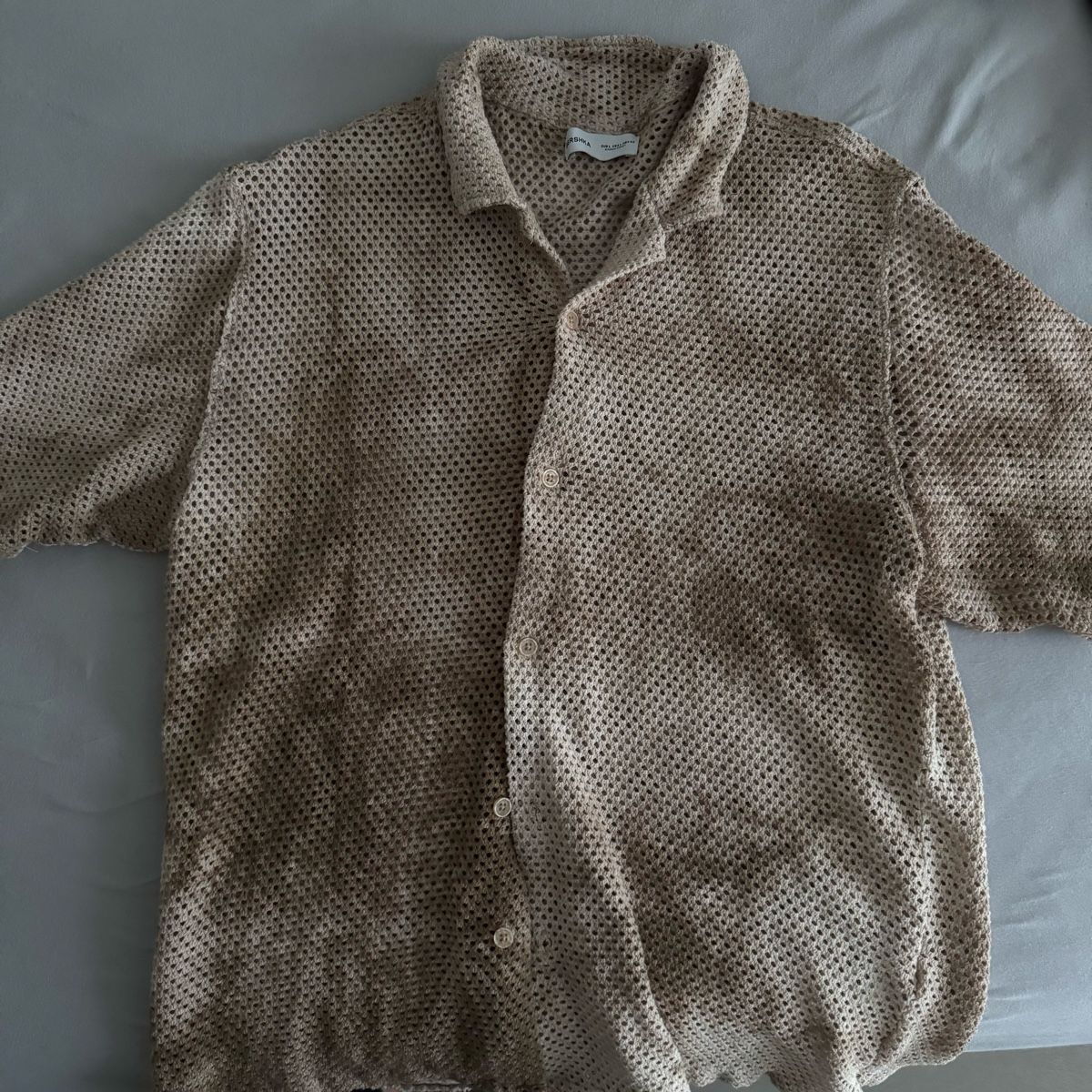 Bershka Hemden: Bershka Hemd Beige Grösse L gelöchert – Gebraucht aus Hinwil von norisenya