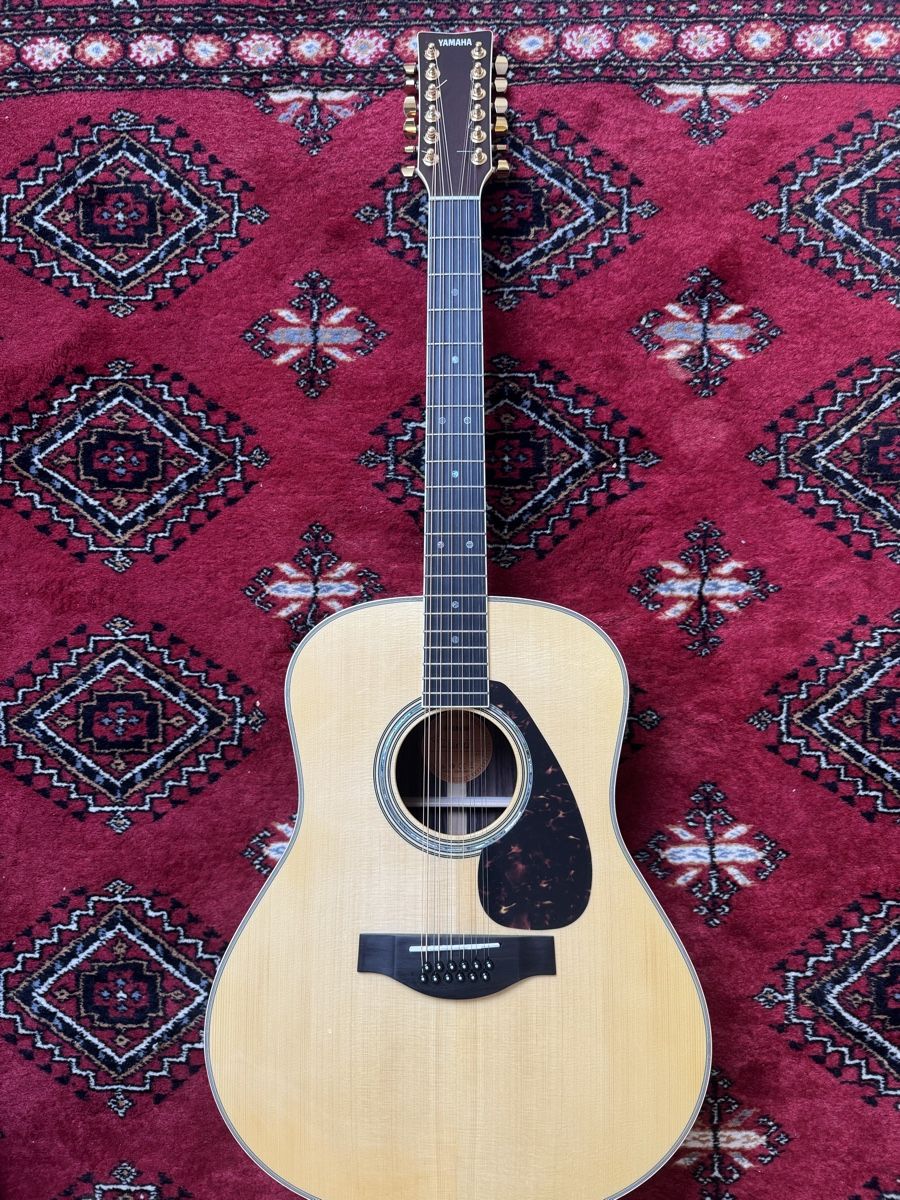 Yamaha Instruments de musique: Yamaha LL16-12 mit eingebautem pickup – Neuf (Voir description) à Belmont-sur-Lausanne par alexander12
