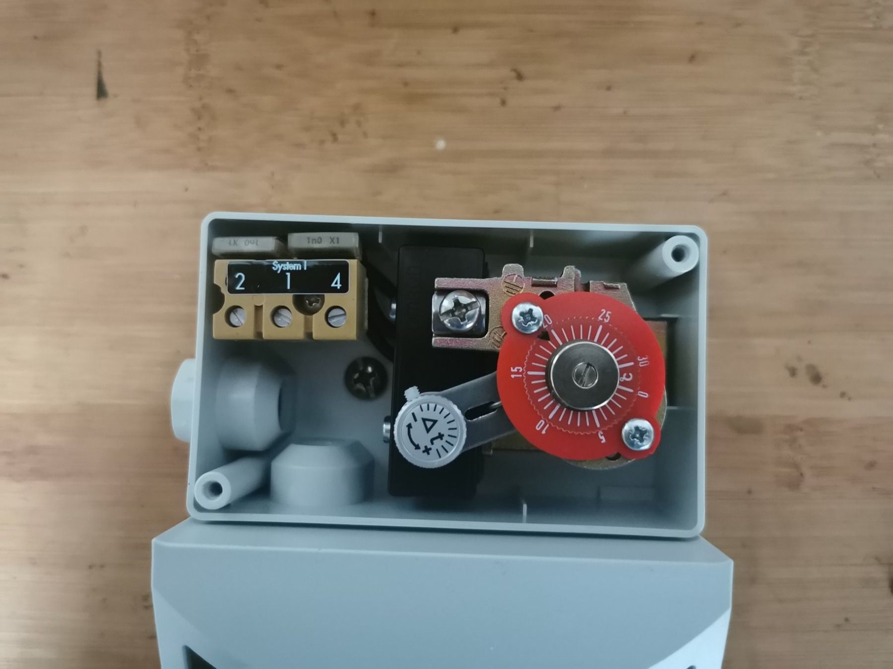 Interruttori: Raumthermostat – Nuovo e nell'imballaggio originale da Bauma venduto da Baumgartner04 1