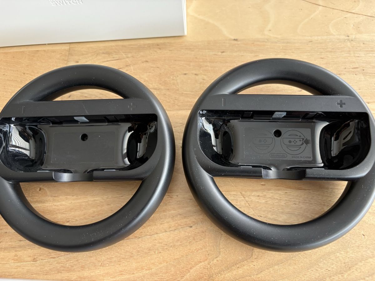 Nintendo Konsolen: Nintendo Switch OLED Bundle – Gebraucht aus Eggersriet von Ck761 3