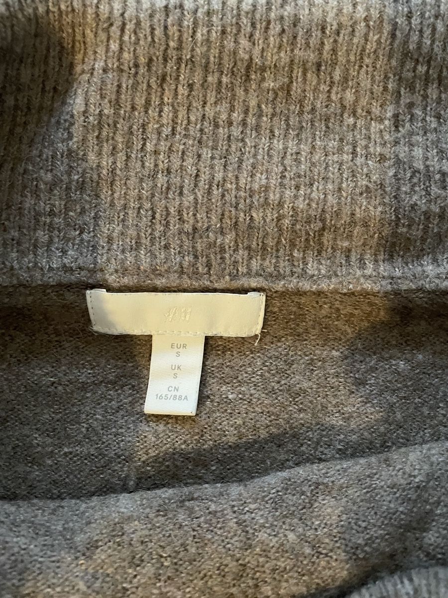 H&M Maglioni & Felpe: Strickpulli mit Rollkragen – Usato da Balgach venduto da sei_s6d7 2