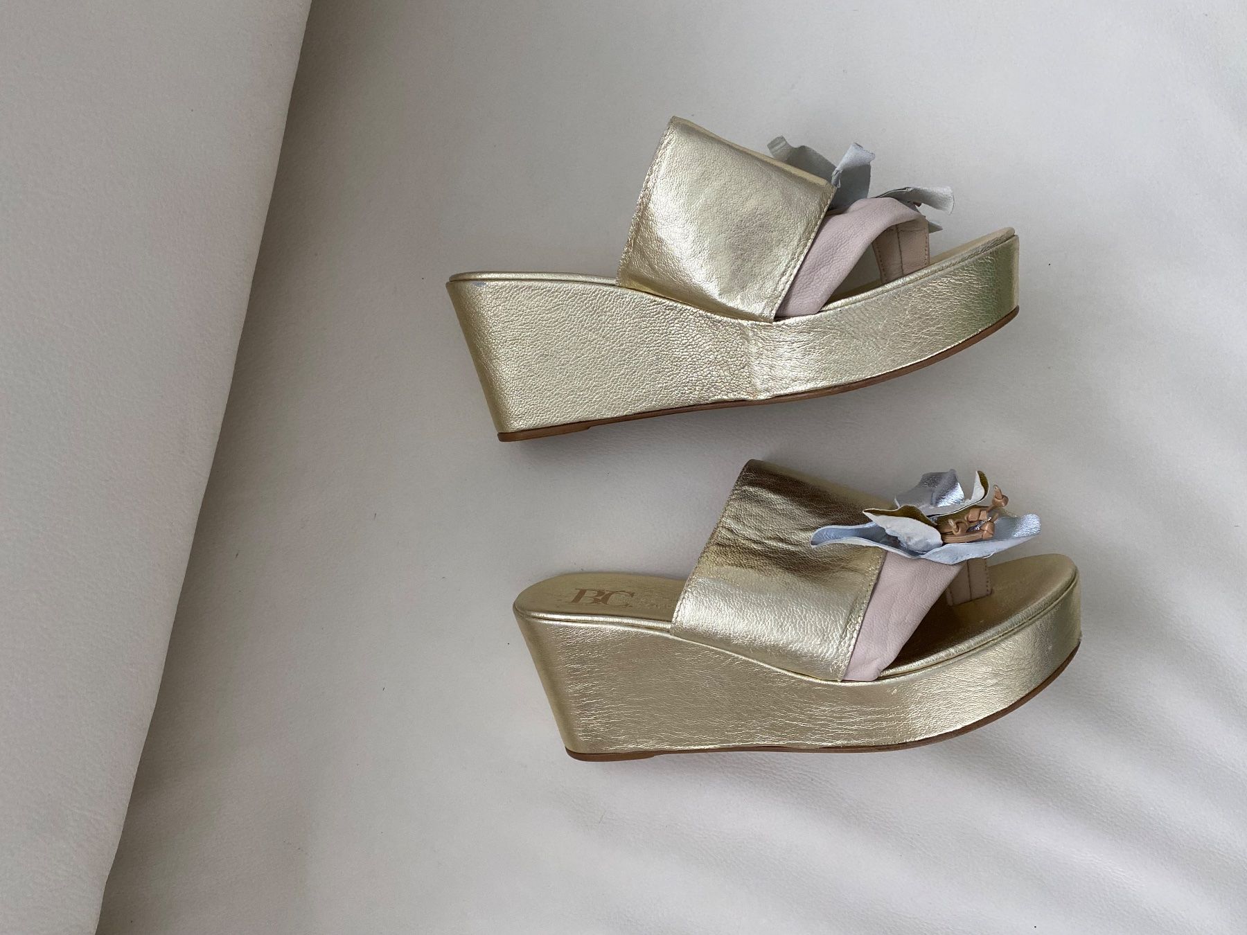 Damenschuhe: SUMMERTIME - stylische/edle B.C. Flip-Flops, gold, 38 – Gebraucht aus Winkel von ferrari2022 2