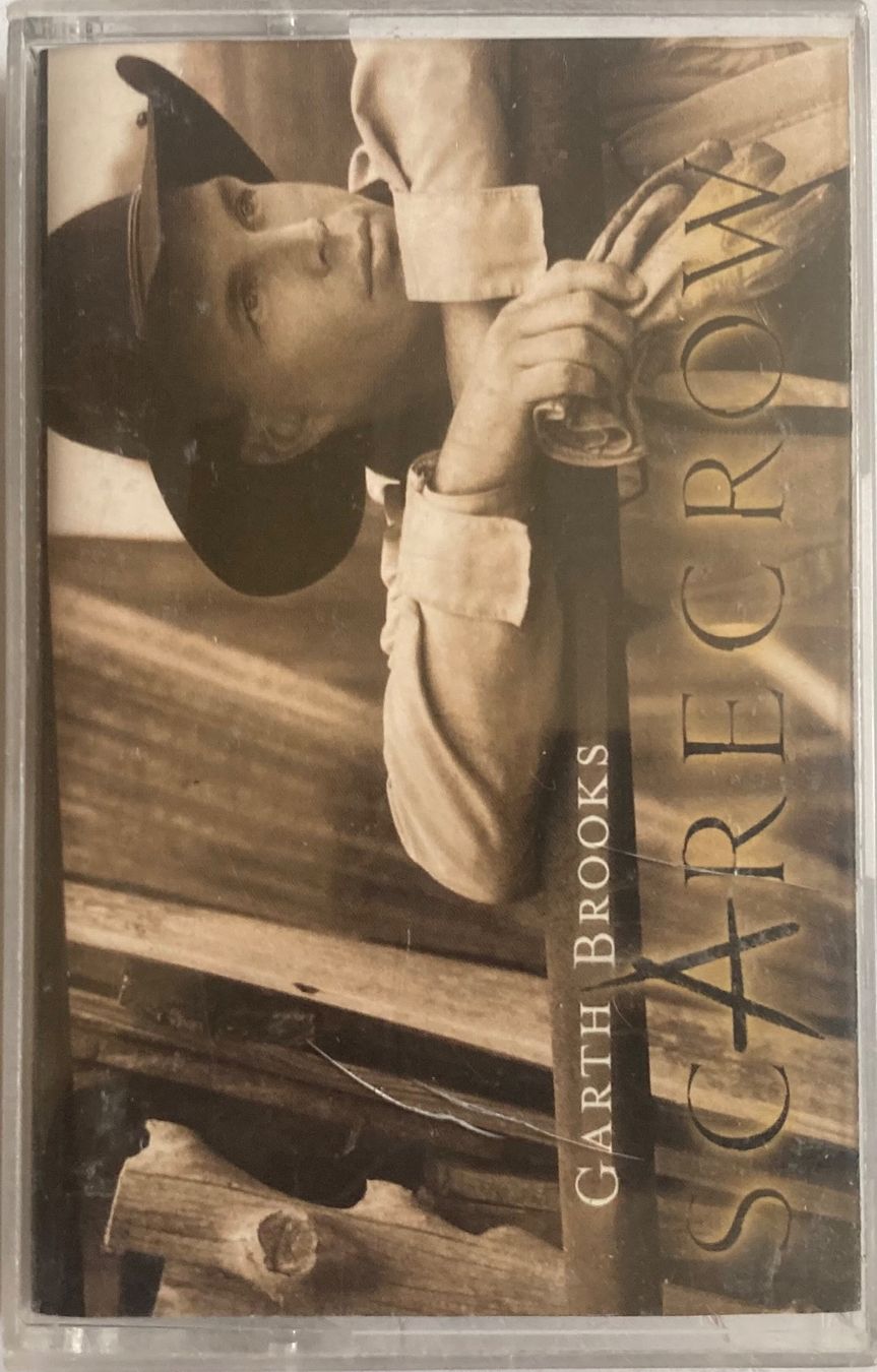 Musicassette: GARTH BROOKS - SCARECROW – Usato da Poliez-Pittet venduto da Newtown-Records