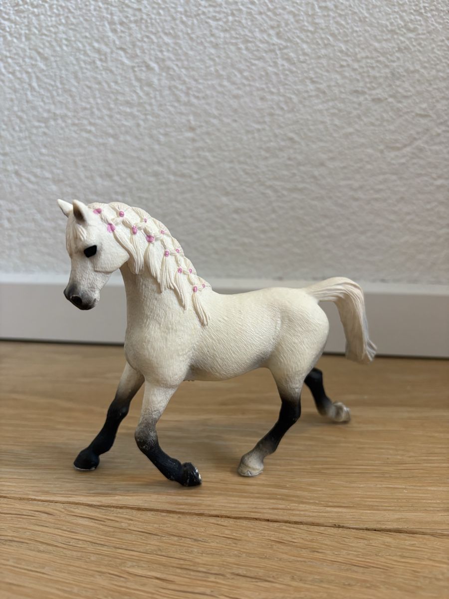 Schleich Giocattoli: Schleich Pferd – Usato da Thun venduto da sop_thg9