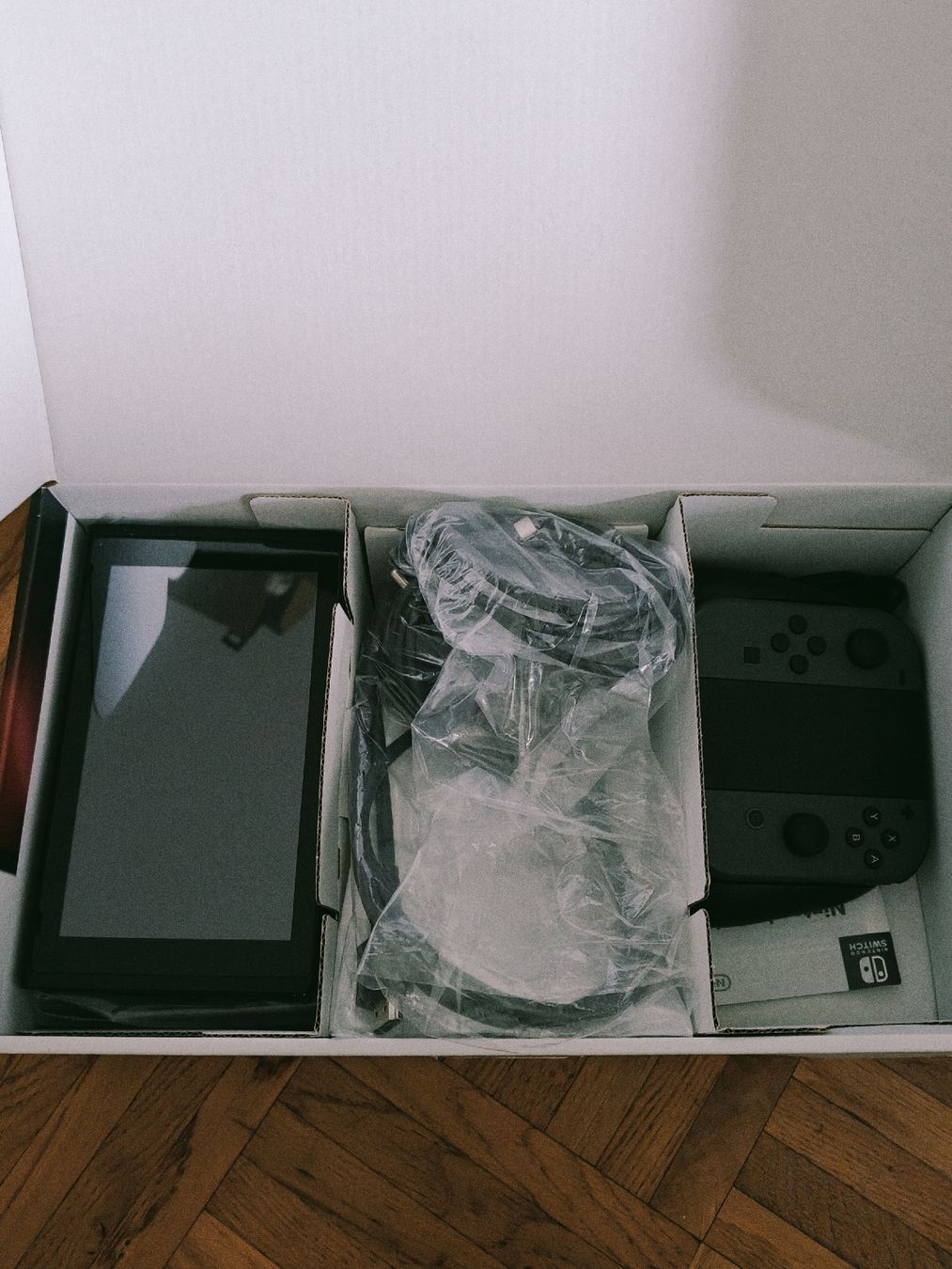 Nintendo Konsolen: Console Nintendo Switch avec accessoires bon état – Gebraucht aus La Chaux-de-Fonds von Honit 1