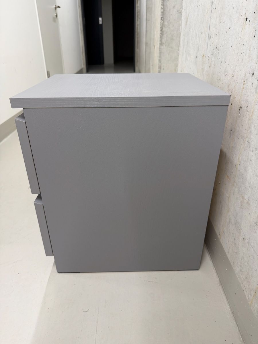 Comodini: IKEA Malm Kommode mit 2 Schubladen, grau – Usato da Zürich venduto da con_mts2 3