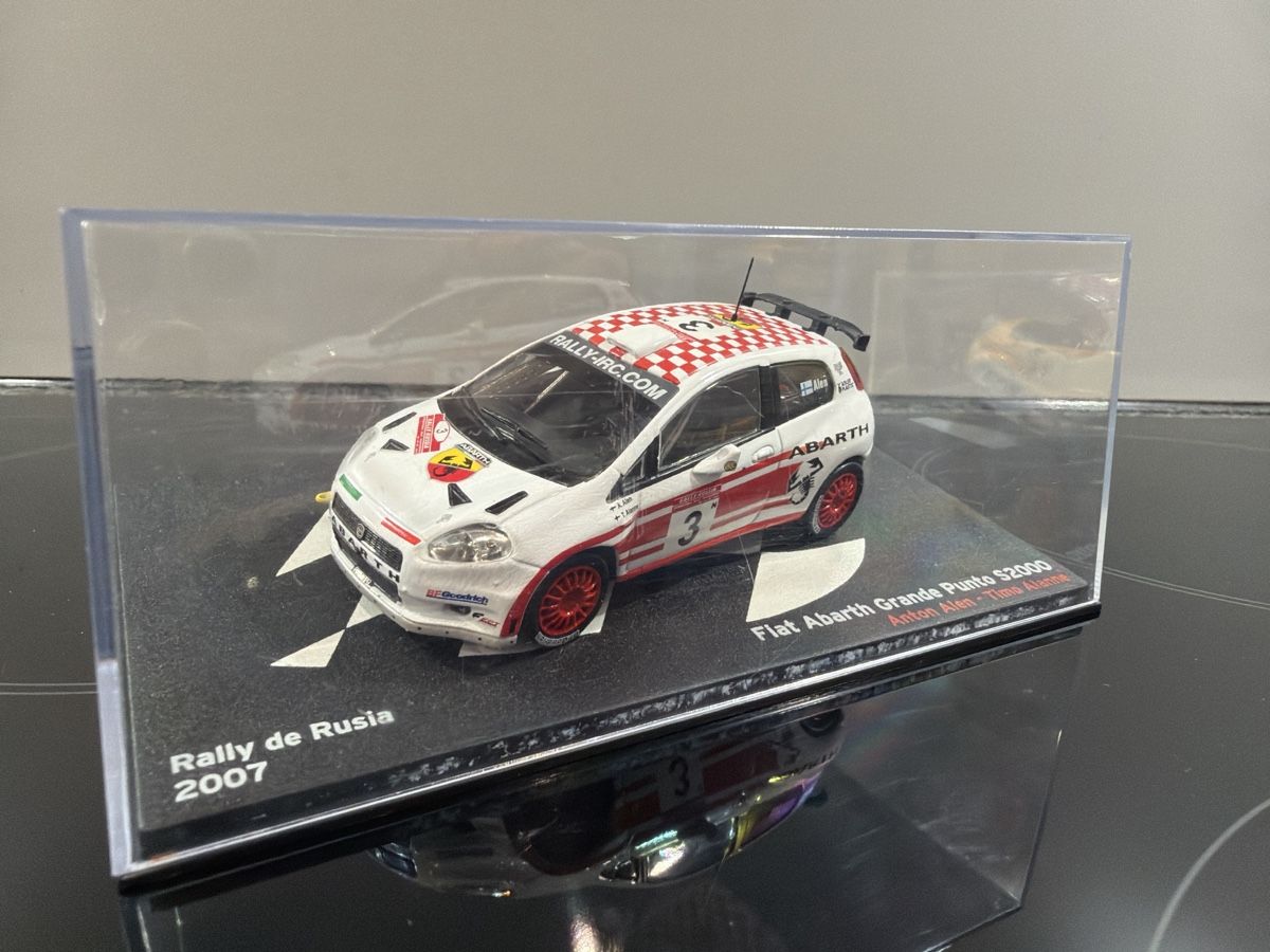 Modellini d'auto: Fiat Abarth Grande Punto S2000 - 1/43 – Nuovo (secondo la descrizione) da Wolfwil venduto da Rolex1 4