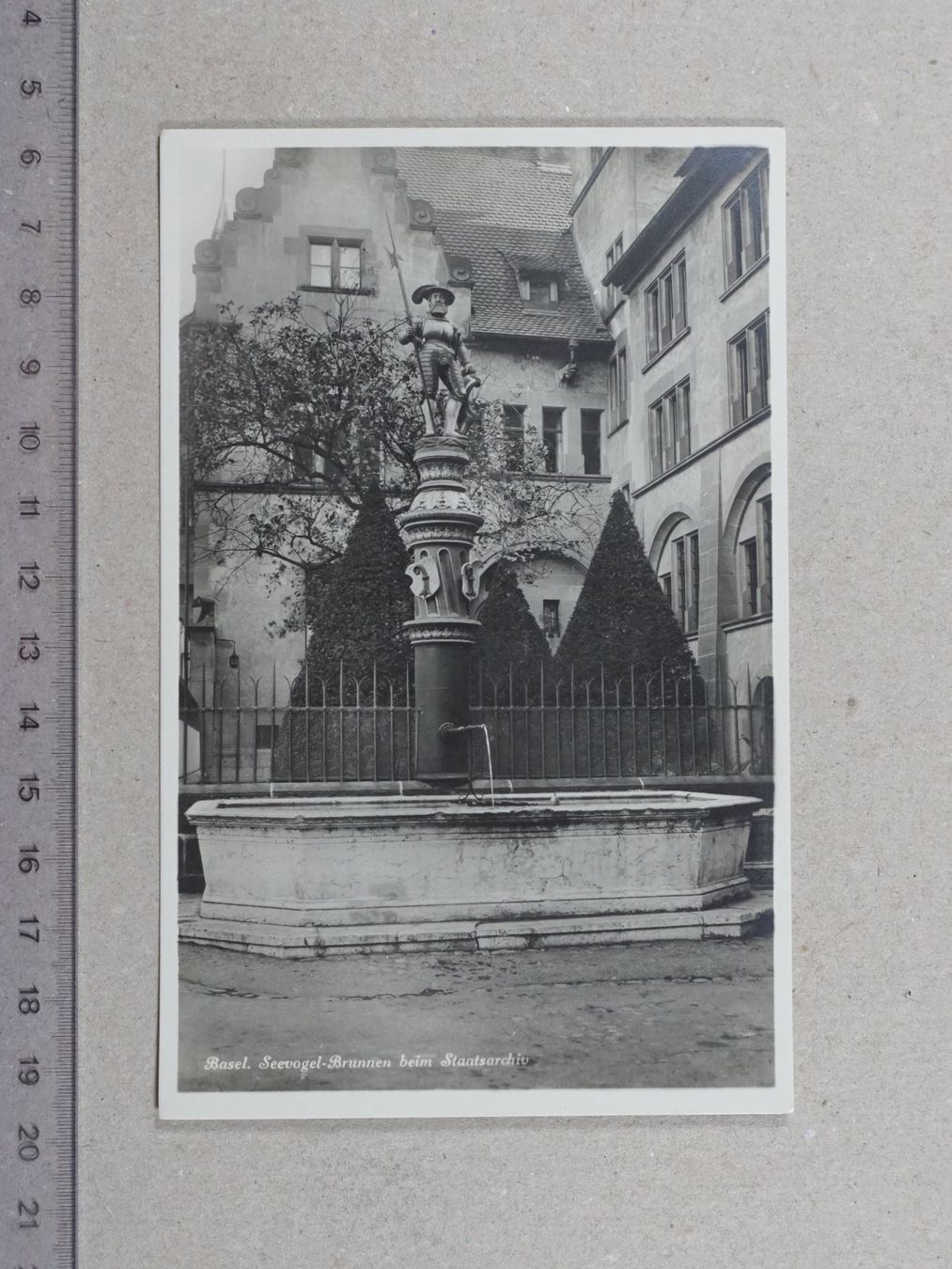 Cartoline postali: Basel, Seevogel - Brunnen beim Staatsarchiv – Usato da Lenzburg venduto da fh1