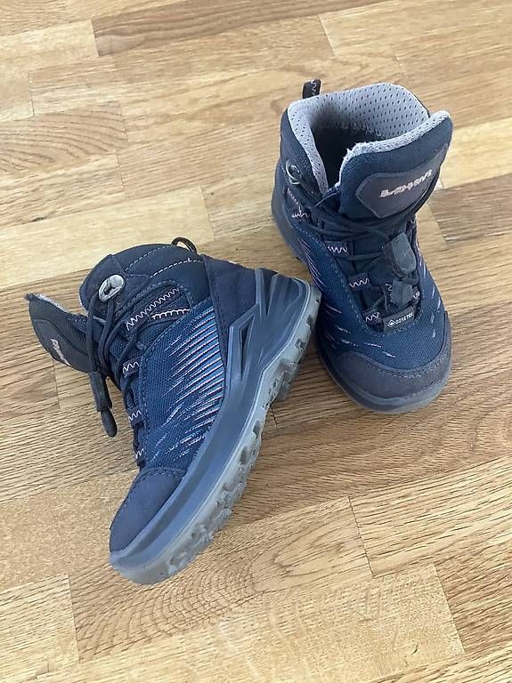 Scarpe per ragazzi: Lowa Wanderschuhe Grösse 25 – Usato da Thalwil venduto da manuela_balett 1