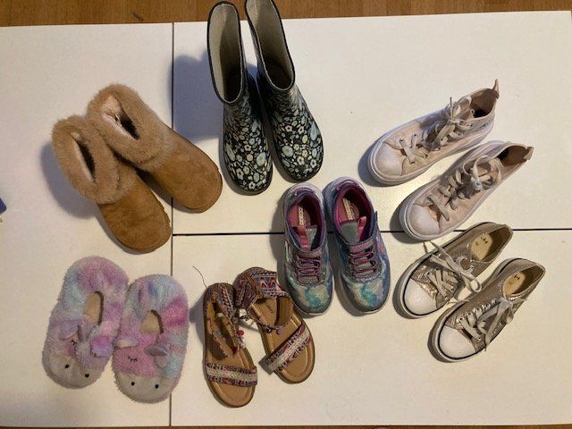 Scarpe per ragazze: Lot chaussures "filles" t.32 – Usato da Boudry venduto da Lamue01