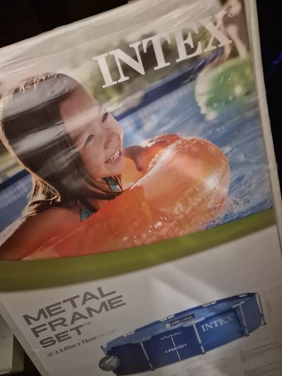 Piscine: Intex Pool mit Zubehör – Usato da Ebikon venduto da Mr.Busdriver 1
