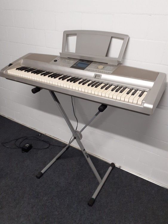 Keyboard Yamaha Portable Grand DGX305 Kaufen auf Ricardo