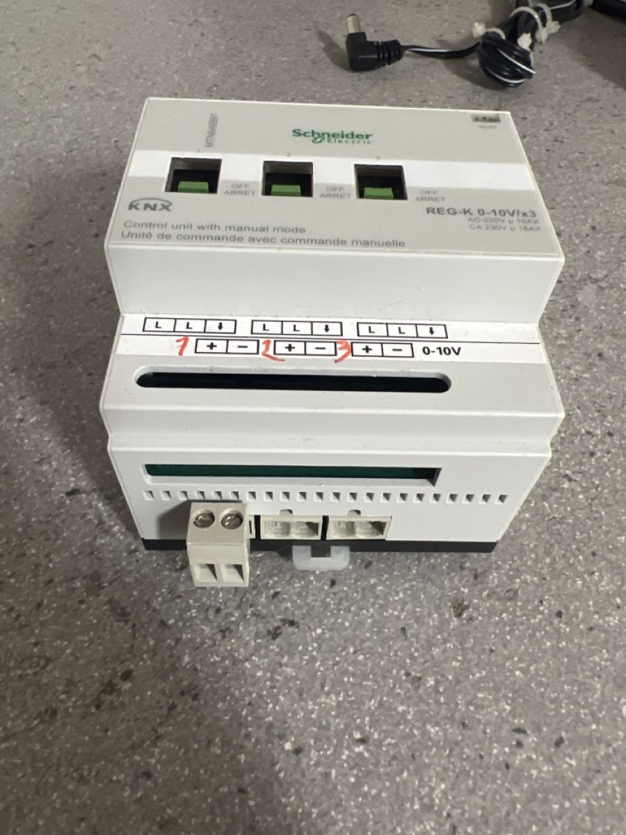 Schneider Componenti elettronici: Unité de commande Schneider KNX – Usato da Morges venduto da Alexys23 1