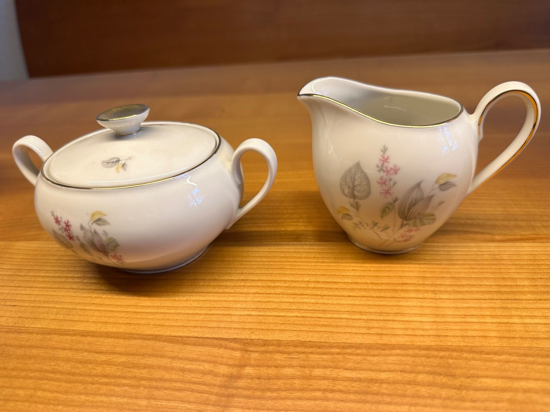 Geschirrsets: Kaffeeservice mit Blumenmuster – Gebraucht aus Bülach von Jubet 5
