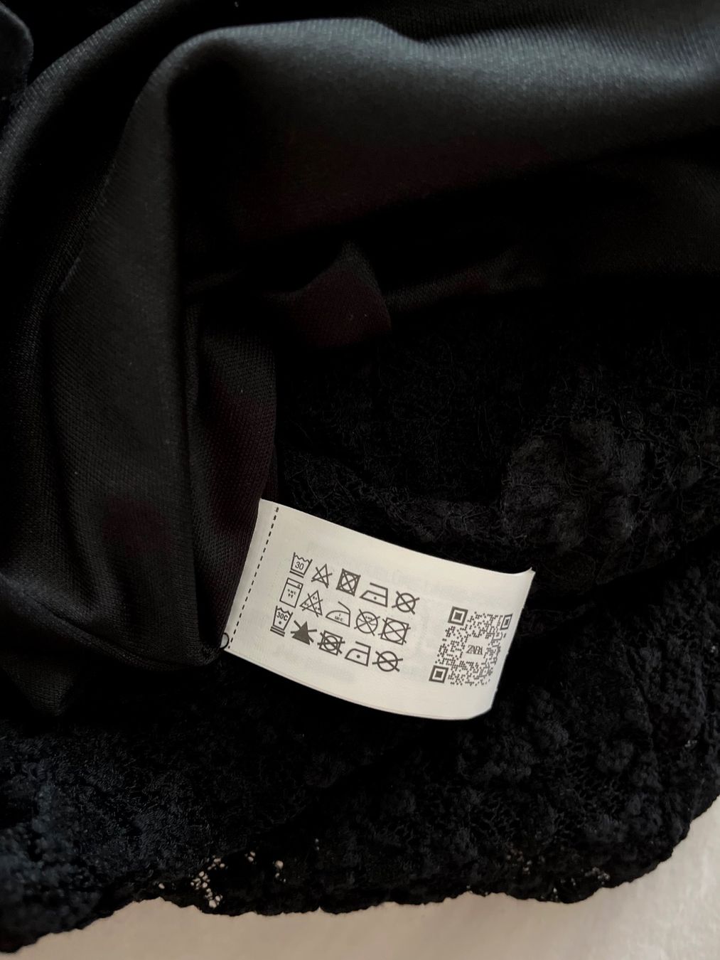 Zara Kleider: ZARA Trägerloses Spitzenkleid – Neu und originalverpackt aus Basel von rey_d2s7 3