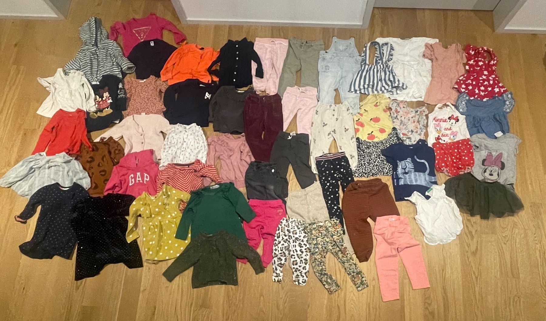 Lotti & Set di vestiti: Mädchen Kleidung große 86, 52 teil – Usato da Uetikon am See venduto da mei_75rv