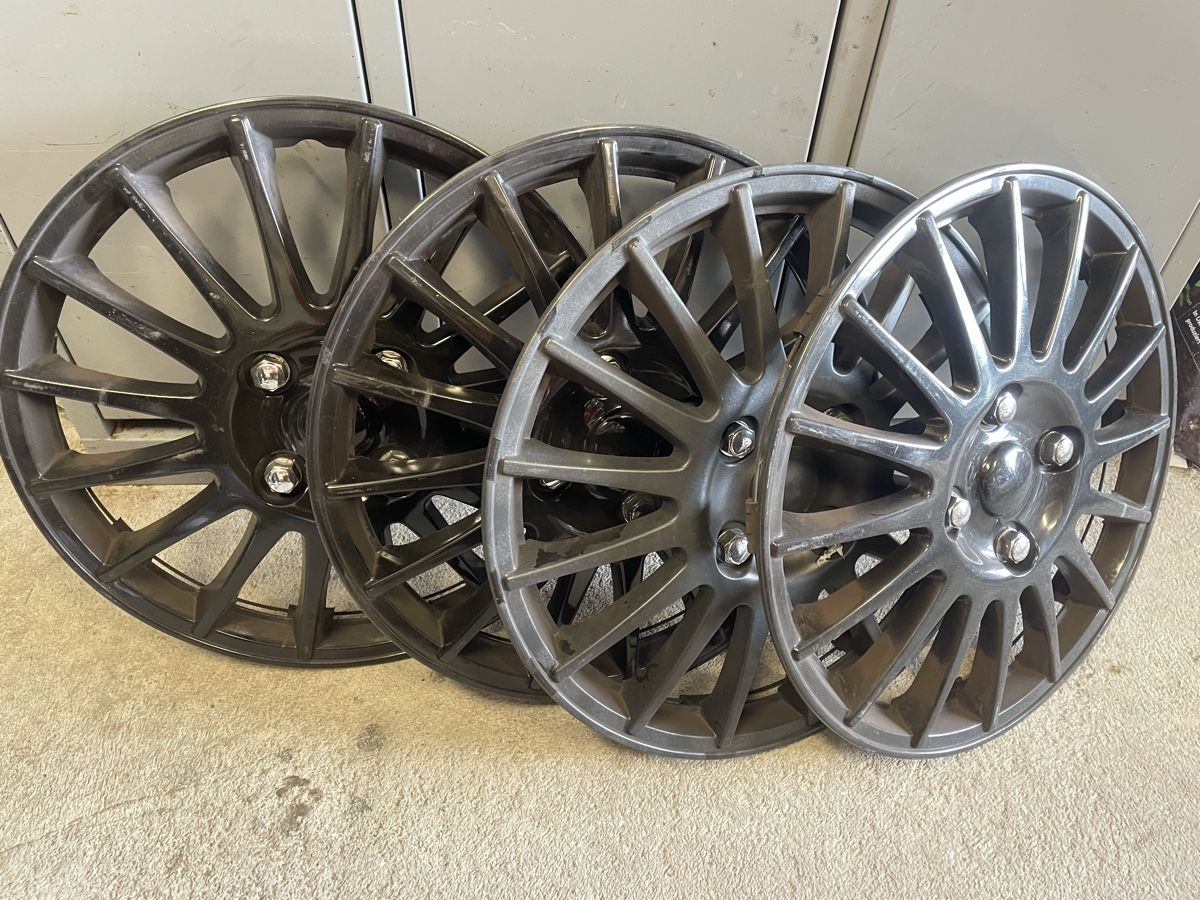 Pneumatici & Ruote complete: Radkappe 15 Zoll – Usato da Oberriet SG venduto da eli_s7q7