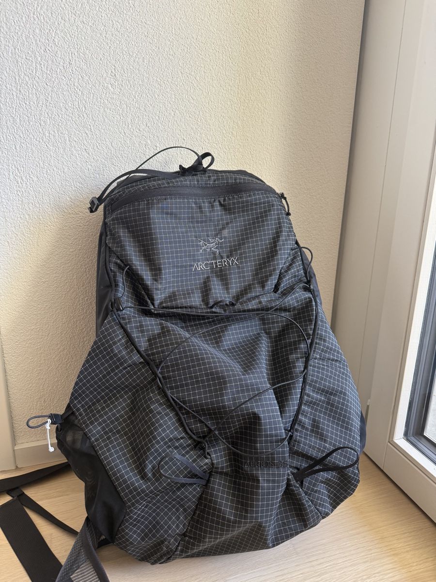 Arcteryx Zaini: Arcteryx Aerios 35L Backpack – Nuovo (secondo la descrizione) da St. Gallen venduto da kst_7685