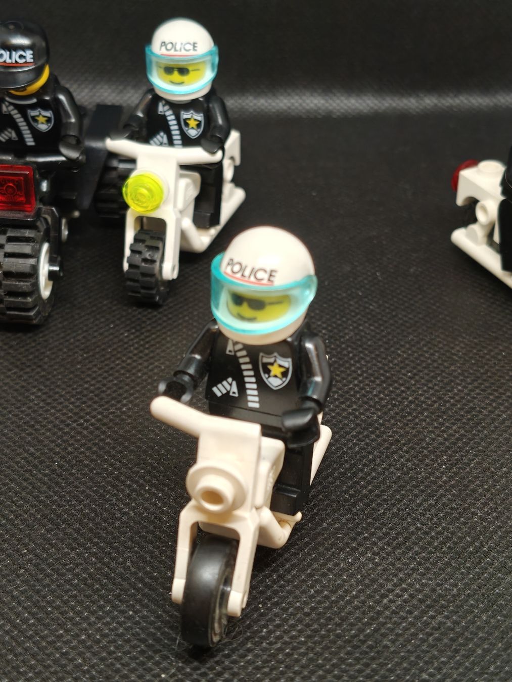 Lego Giocattoli: LEGO Polizei Motorrad-Set 4 Minifiguren – Usato da Wangen an der Aare venduto da RetroKontor 3