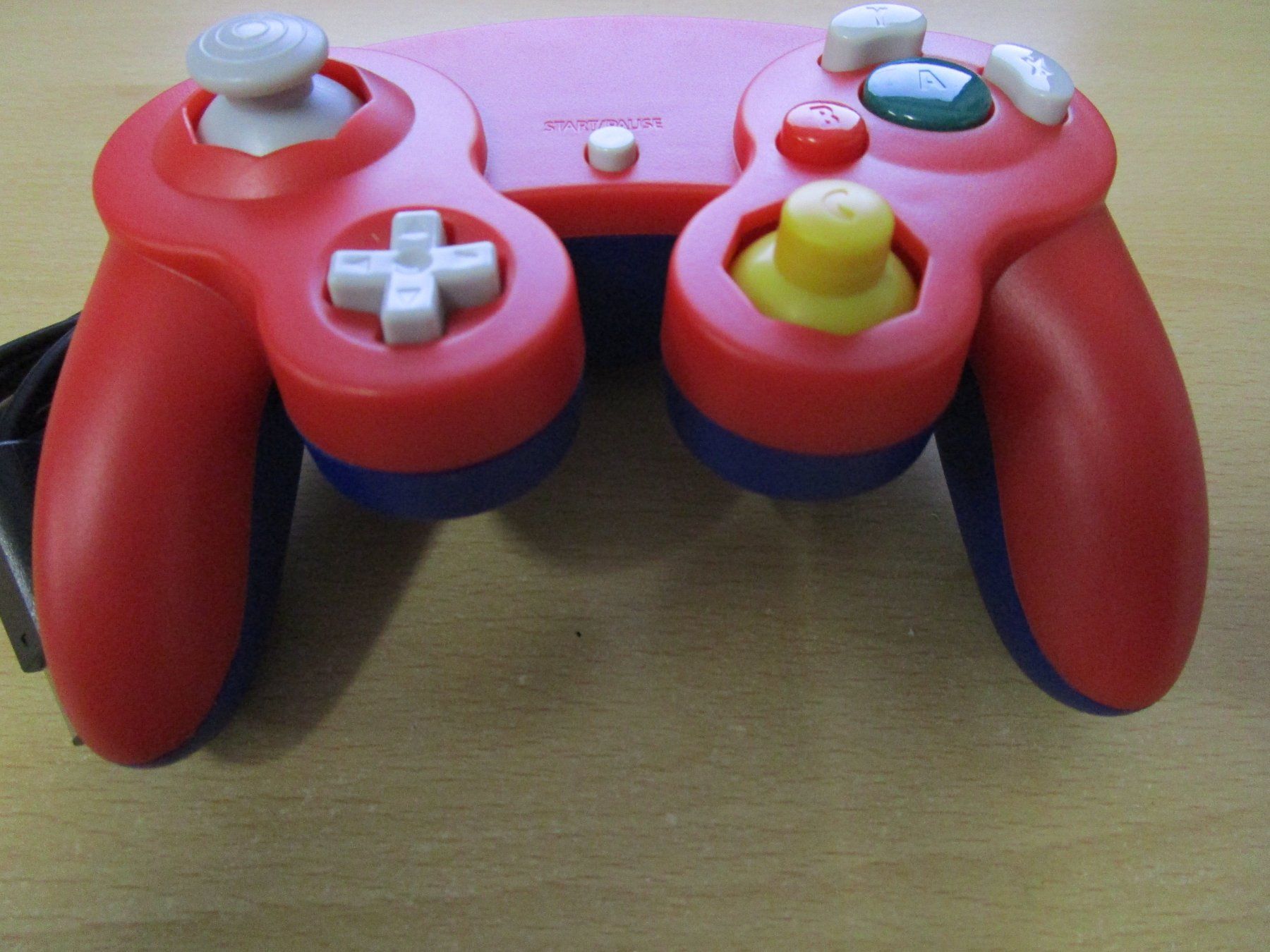 Controller: Game Cube Controller Joypad Mario red blue blau/rot-Neuware – Nuovo (secondo la descrizione) da Goldau venduto da agestuffer