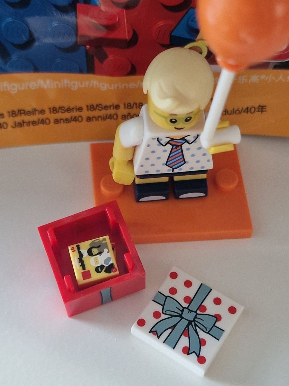 Lego Jeux de construction: Lego Minifigur Geburtstag NEU – Neuf avec emballage d'origine à Zürich par Pemberleys 1