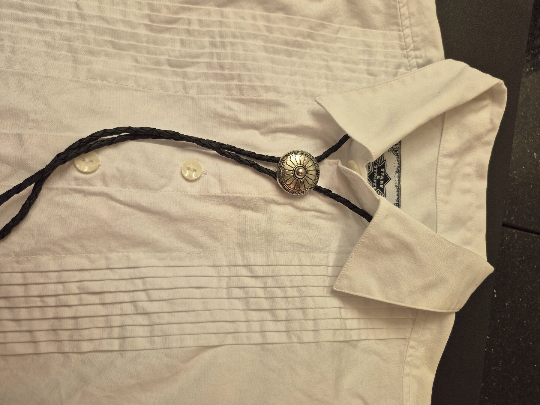 Cravatte: 46) Bolo-Tie Westernkrawatte Concho Muster Silber – Nuovo e nell'imballaggio originale da Aeschau venduto da AtelierAltholz 7