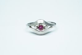 Fingerring 18k Weissgold mit Rubin