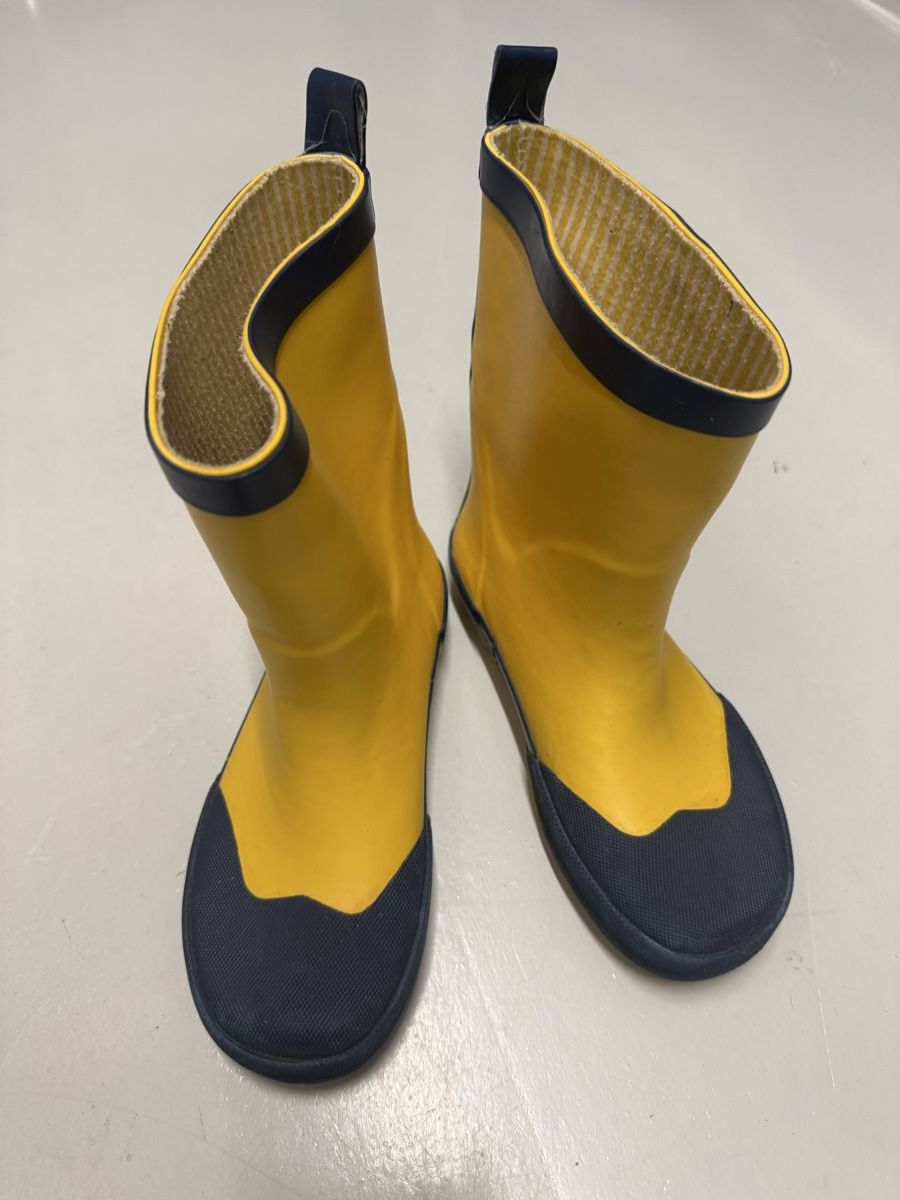 Chaussures garçon: Gummistiefel Grösse 30 – D'occasion à Kleinandelfingen par DesignOne