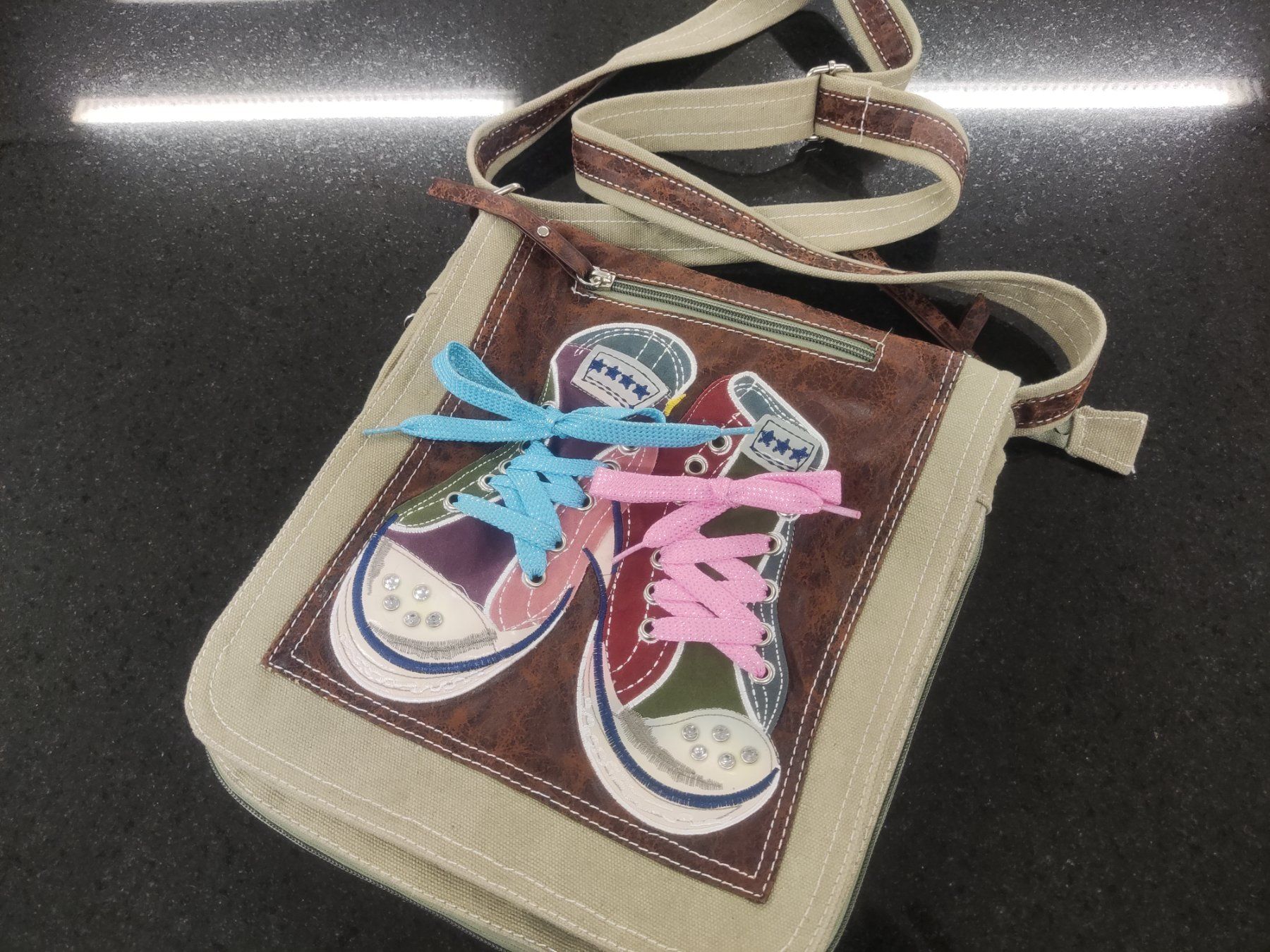 Borse & Zaini: Coole Handtasche – Usato da Kriens venduto da rinzmann