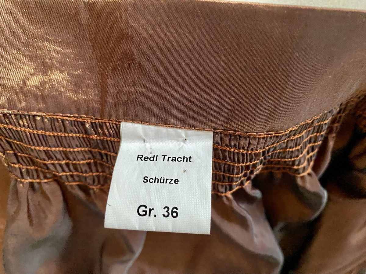 Vestiti: DIRNDL „TRACHTEN REDL“ – Usato da Eglisau venduto da Lara0 5