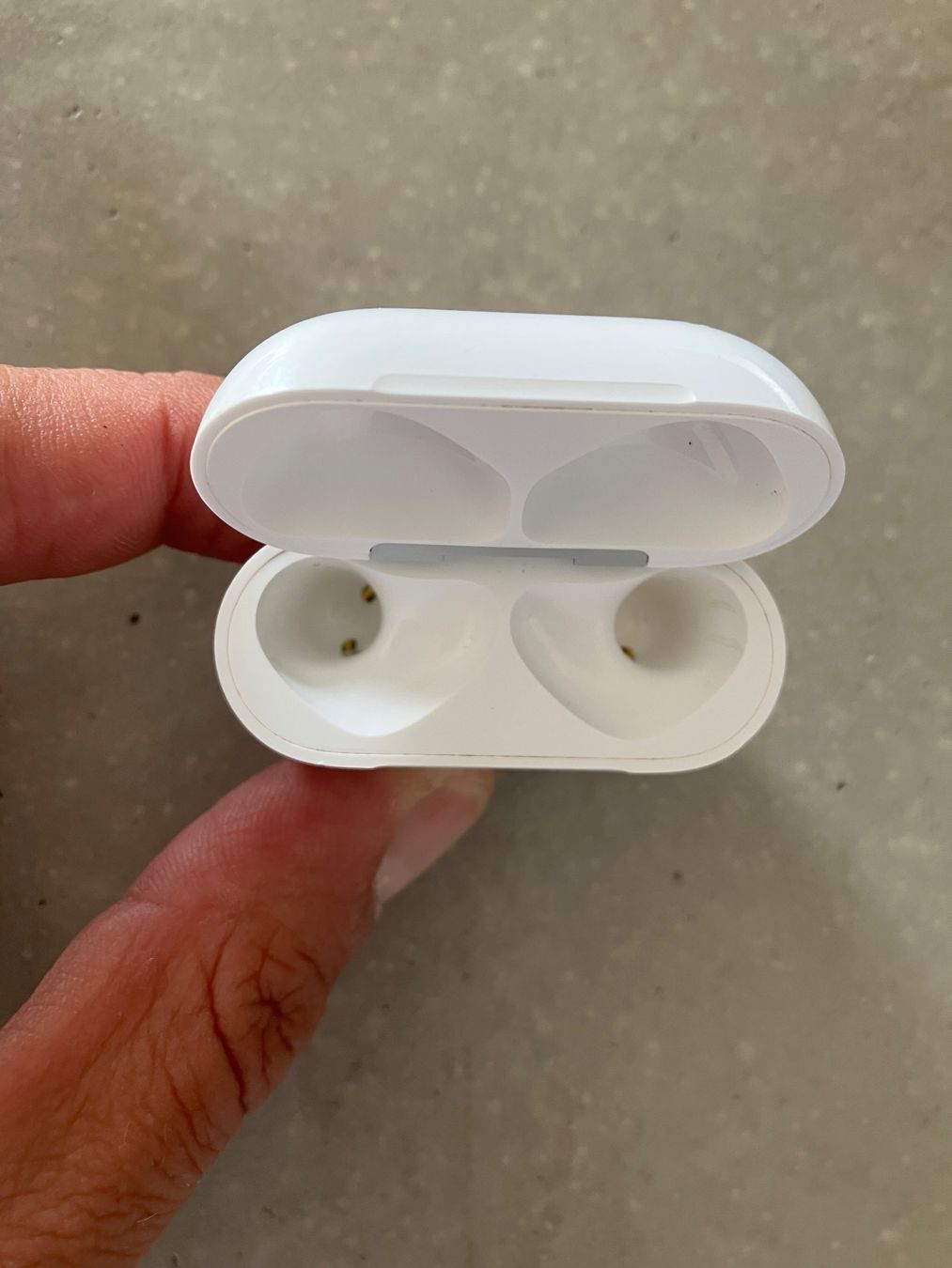 Apple Cuffie: APPLE AIRPODS 4 CASE ANC – Usato da Lausanne venduto da mr.v 3