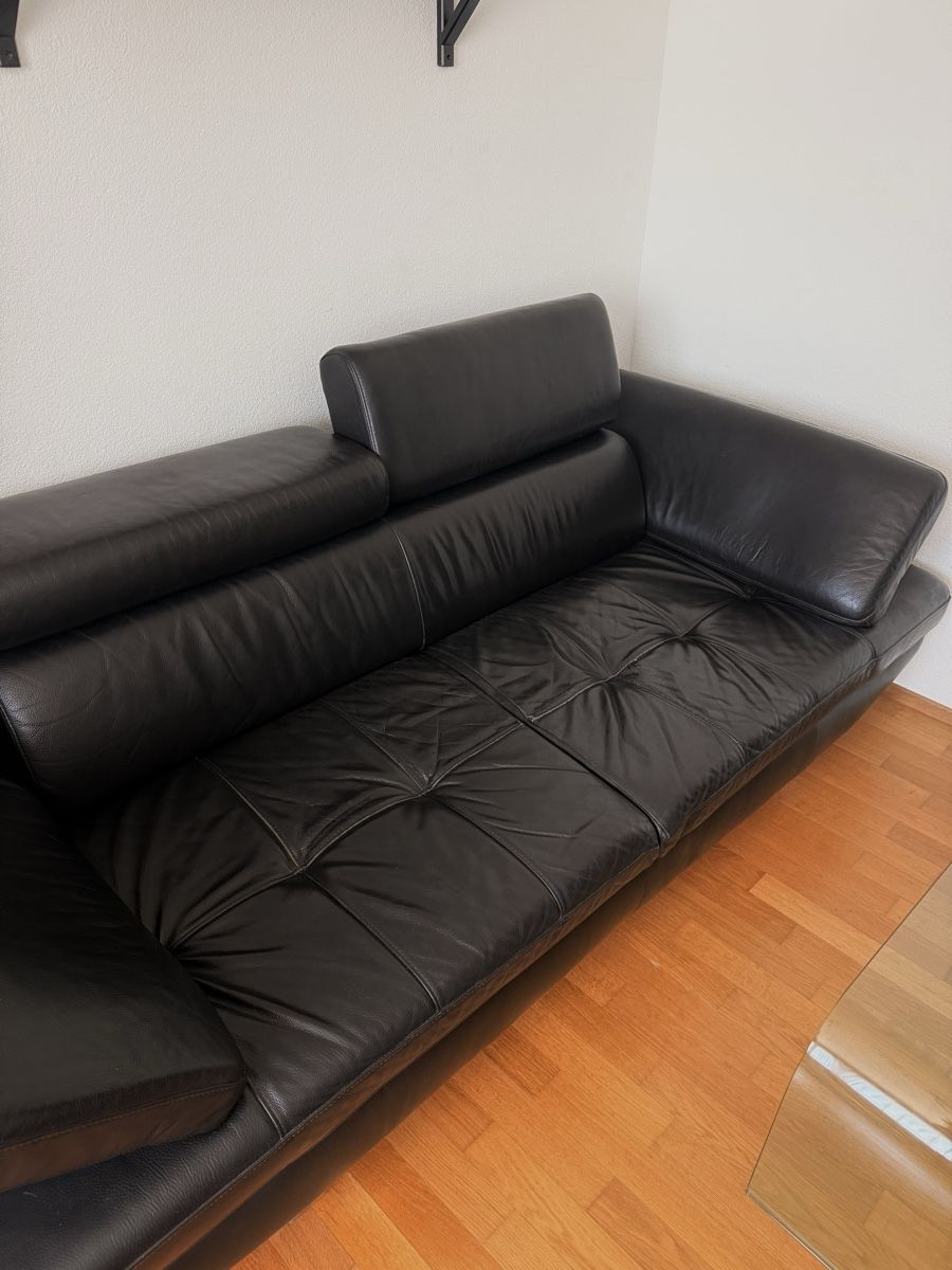 Sofas: GRATIS - schwarzes Ledersofa – D'occasion à Sachseln par li_ns9w 1