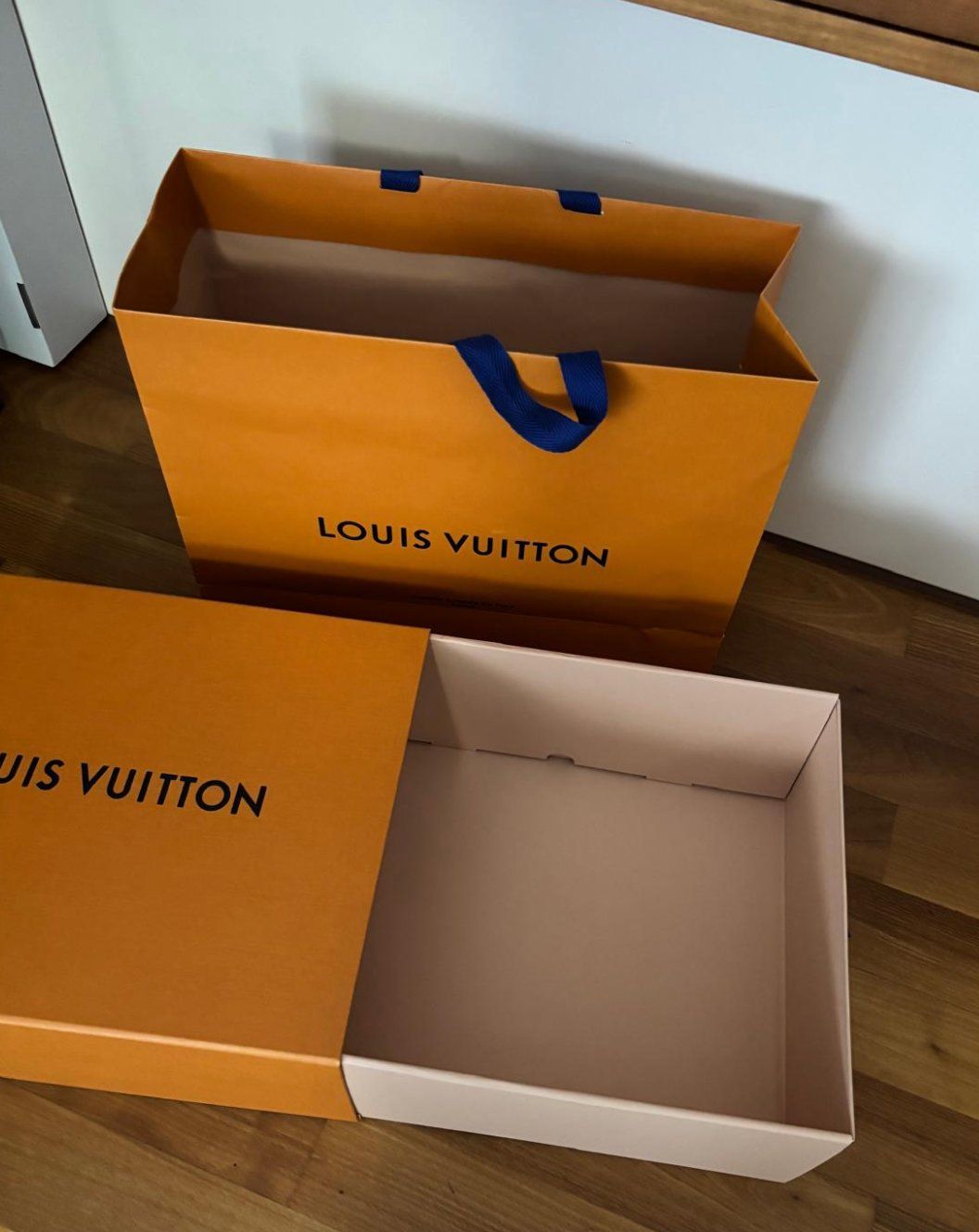 Louis Vuitton Borse da donna: 💖 Louis Vuitton Box und Papiertüte – Nuovo (secondo la descrizione) da Steinhausen venduto da 2ndLove_Bag 1