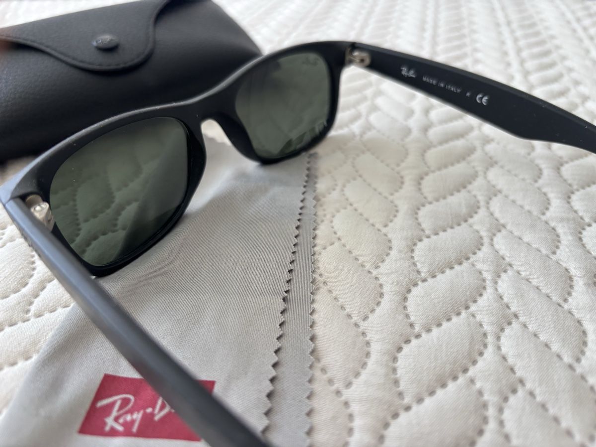 Ray-Ban Occhiali & Lenti: Rayban Sunglasses Wayfarer in Black   – Usato da Horgen venduto da lme_8kj7 2