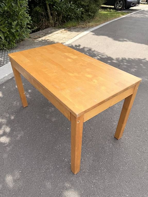 Tables: Ikea Beistelltisch – D'occasion à Muttenz par chr_sn22 1