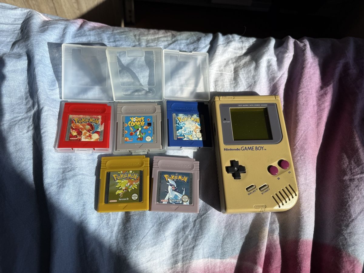 Nintendo Konsolen: Console Nintendo Game Boy avec 5 jeux – Gebraucht aus Neyruz FR von Paw_ket-Steal
