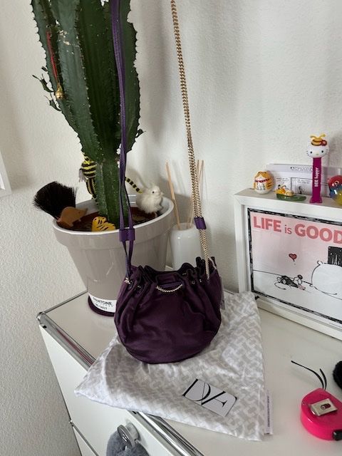 Diane von Furstenberg Taschen: DIANE VON FURSTENBERG Love Power Mini Satin Drawstring Bag – Neu und originalverpackt aus Zuerich von Moochie 1
