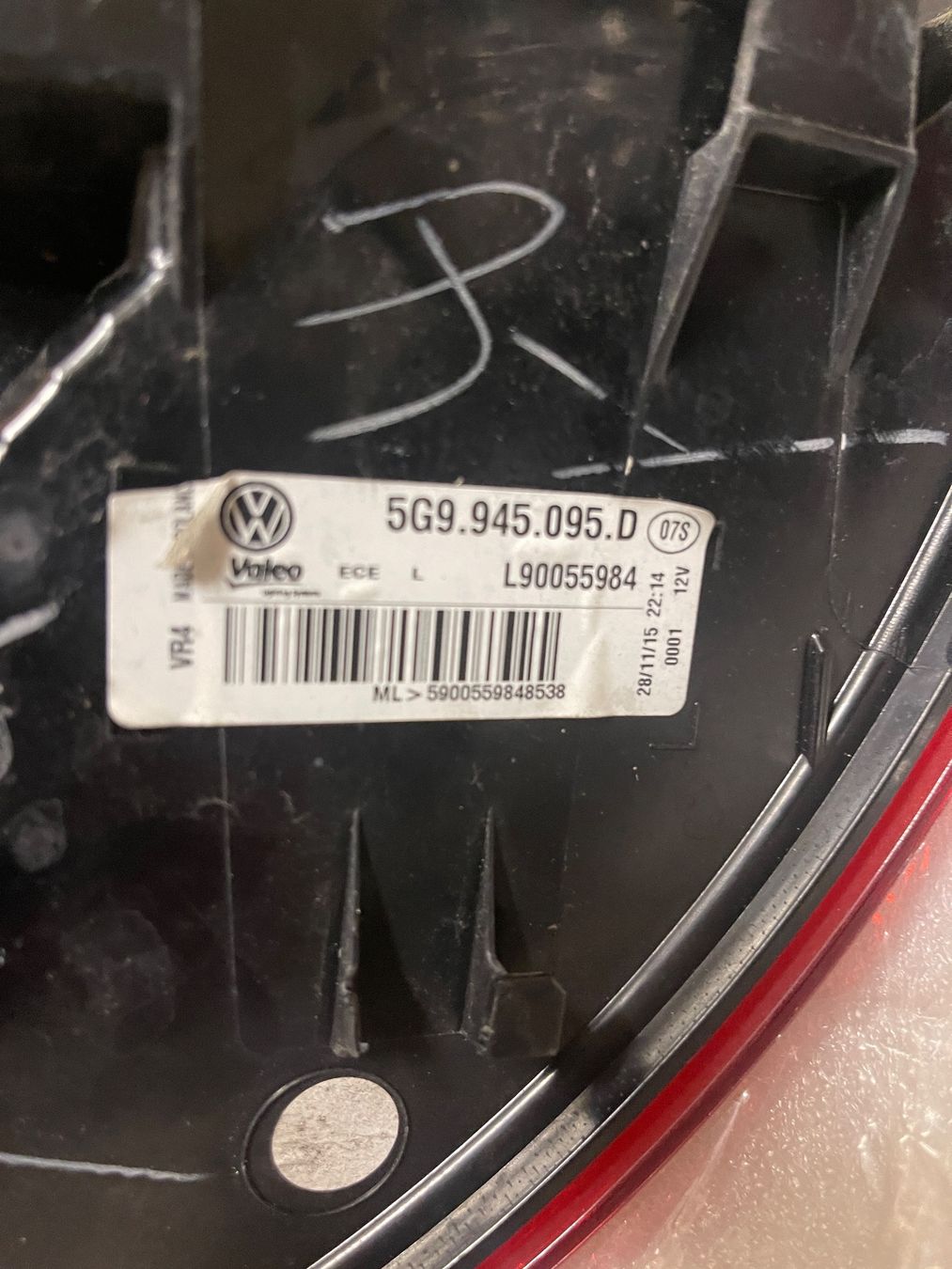 Volkswagen Tutti pezzi di ricambio auto: Originale Heckleuchten Golf 7 R Variant – Usato da Luzern venduto da Prof.Farnsworth 7