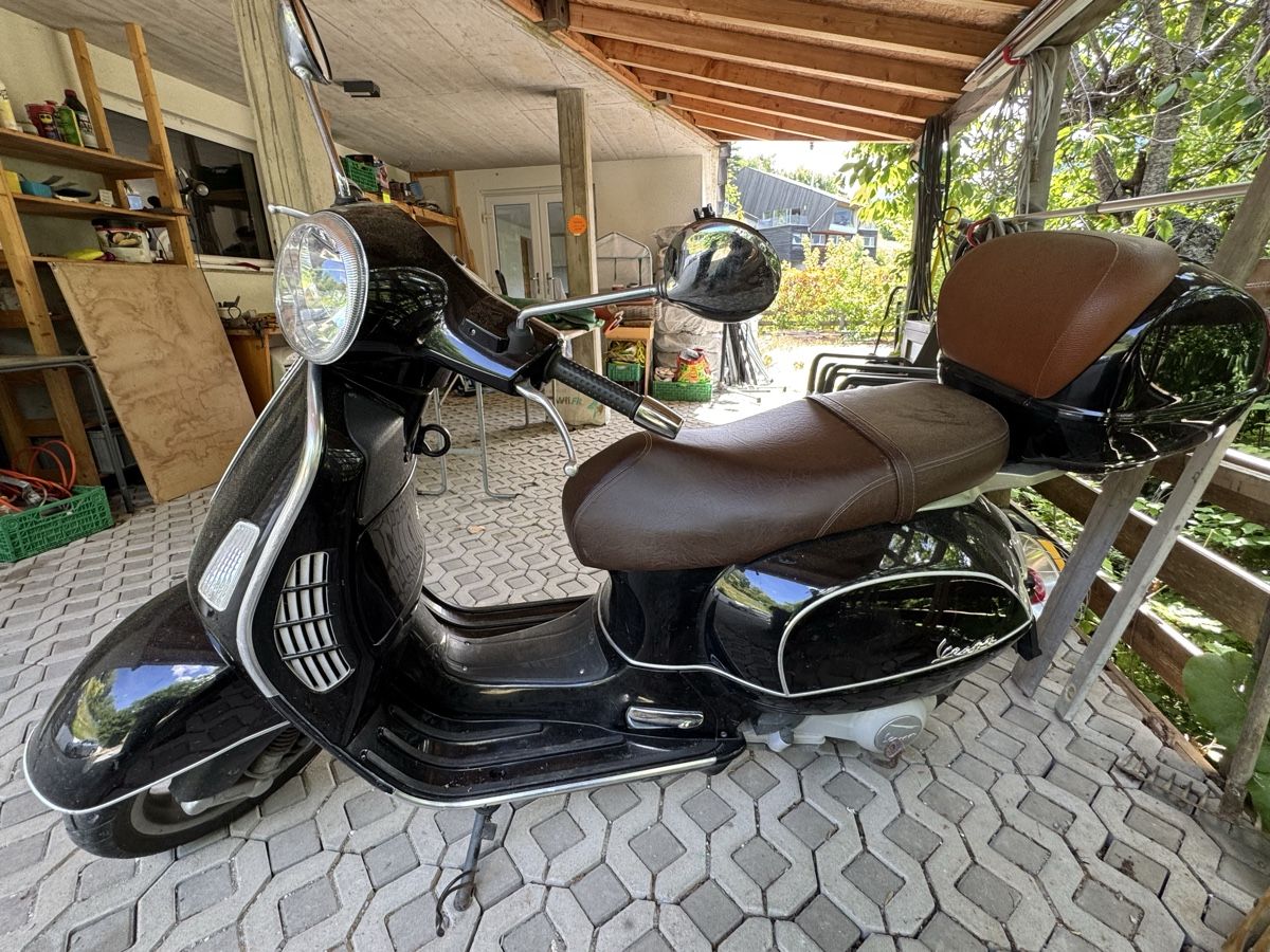 Vespa Scooter: PIAGGO Vespa GT 200 – Usato da Chemin venduto da Lbishop